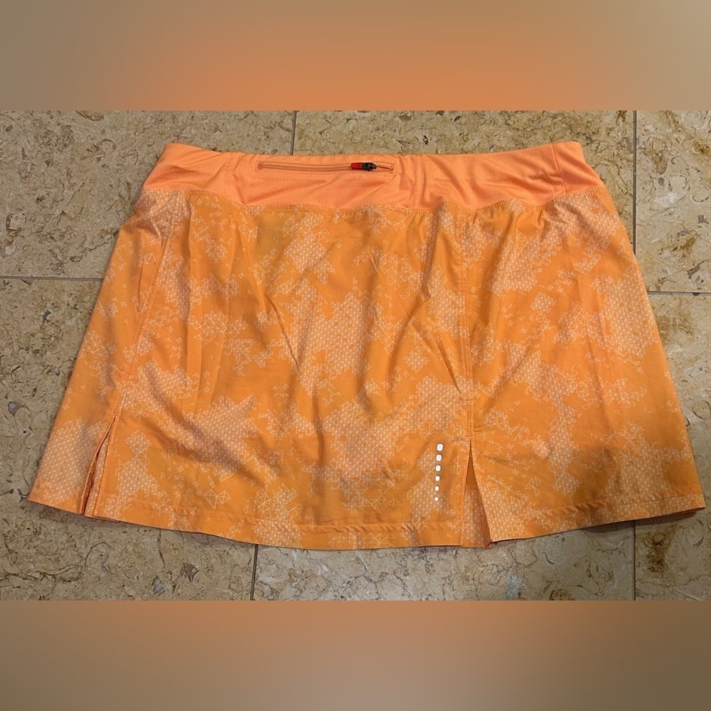 The North Face NWOT Geometric Orange Skirt w/ Built in Shorts Size M - Picture 7 of 8